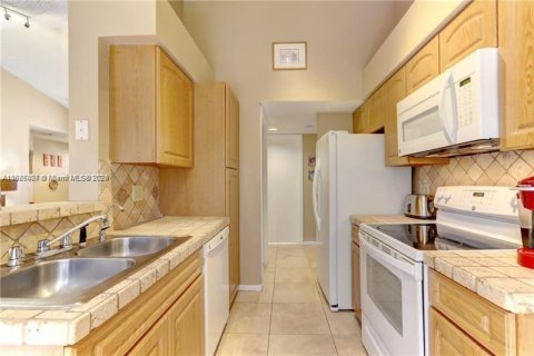 Condo in Plantation, Florida, 1 bedroom  № 1177973 - photo 13