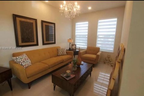 Casa en venta en Hollywood, Florida, 5 dormitorios, 232.35 m2 № 1095925 - foto 28