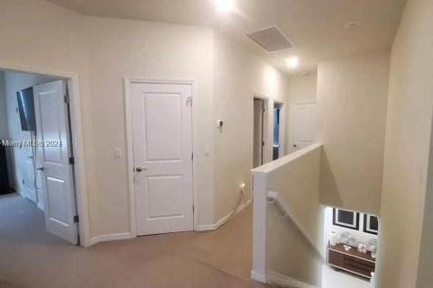 Casa en venta en Hollywood, Florida, 5 dormitorios, 232.35 m2 № 1095925 - foto 14