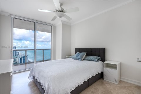 Condominio en venta en Hallandale Beach, Florida, 3 dormitorios, 144.37 m2 № 710304 - foto 19