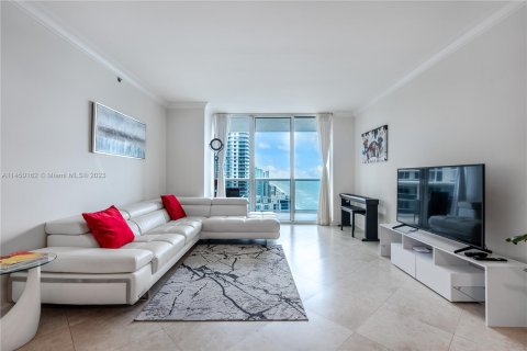 Condominio en venta en Hallandale Beach, Florida, 3 dormitorios, 144.37 m2 № 710304 - foto 3