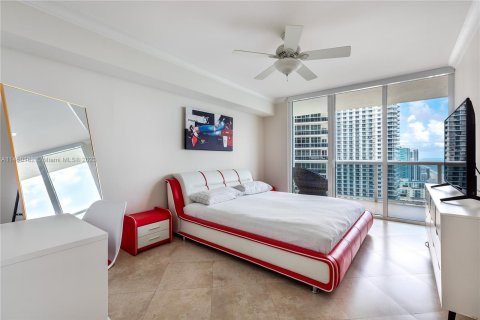 Condominio en venta en Hallandale Beach, Florida, 3 dormitorios, 144.37 m2 № 710304 - foto 29