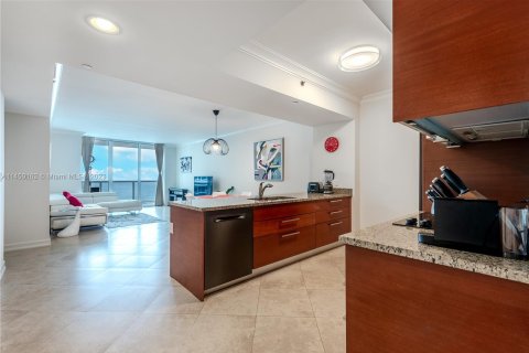 Condominio en venta en Hallandale Beach, Florida, 3 dormitorios, 144.37 m2 № 710304 - foto 6