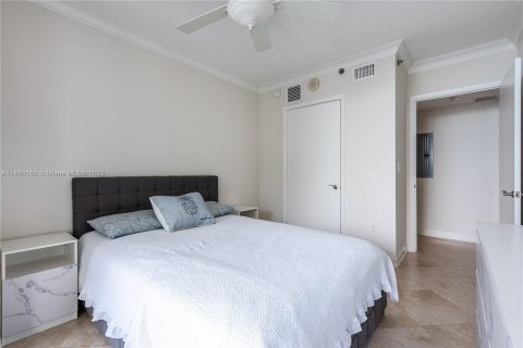Condominio en venta en Hallandale Beach, Florida, 3 dormitorios, 144.37 m2 № 710304 - foto 20