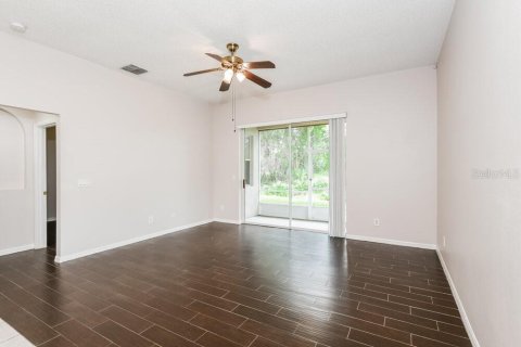 Villa ou maison à louer à Orlando, Floride: 4 chambres, 178.19 m2 № 1352640 - photo 4