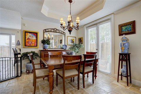 Townhouse in Miami, Florida 4 bedrooms, 199.93 sq.m. № 1360610 - photo 7