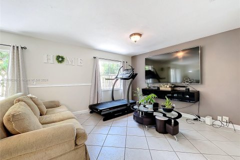 Casa en venta en Margate, Florida, 3 dormitorios, 167.97 m2 № 1360565 - foto 5