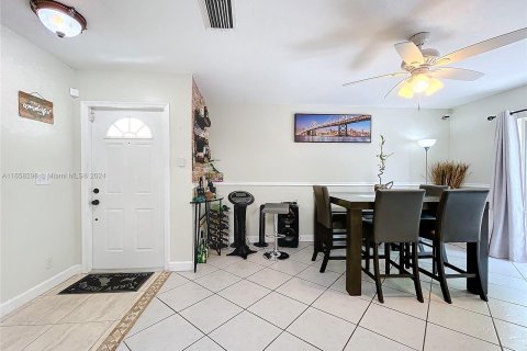 Casa en venta en Margate, Florida, 3 dormitorios, 167.97 m2 № 1360565 - foto 6