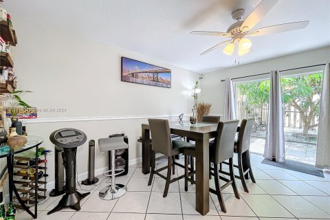 House in Margate, Florida 3 bedrooms, 167.97 sq.m. № 1360565 - photo 7