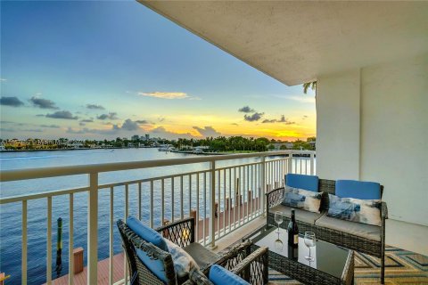 Copropriété à vendre à Fort Lauderdale, Floride: 2 chambres, 123.56 m2 № 1360611 - photo 3