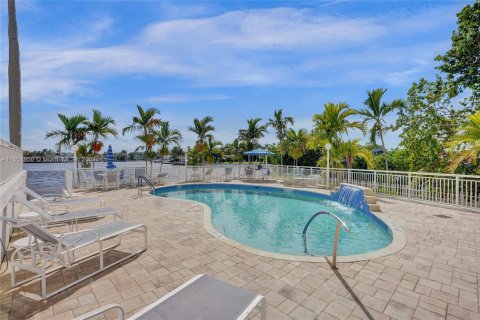 Copropriété à vendre à Fort Lauderdale, Floride: 2 chambres, 123.56 m2 № 1360611 - photo 24