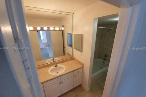 Condominio en venta en Orlando, Florida, 2 dormitorios, 102.29 m2 № 1084215 - foto 21