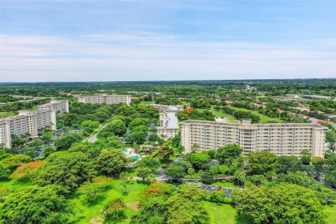 Condo in Pompano Beach, Florida, 1 bedroom  № 1231460 - photo 17