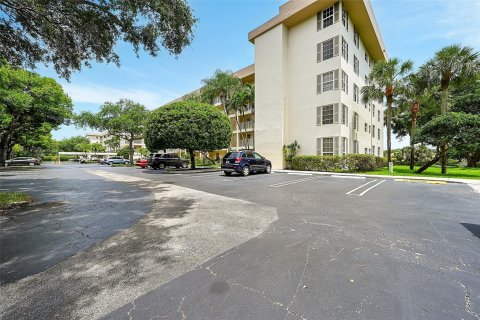 Copropriété à vendre à Pompano Beach, Floride: 1 chambre, 88.26 m2 № 1231460 - photo 29