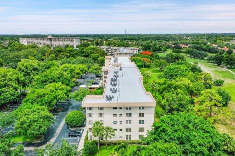 Condo in Pompano Beach, Florida, 1 bedroom  № 1231460 - photo 25