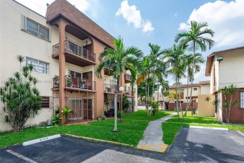 Condominio en venta en Sweetwater, Florida, 2 dormitorios, 66.89 m2 № 1355530 - foto 18