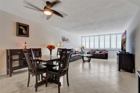 Condominio en venta en Fort Lauderdale, Florida, 1 dormitorio, 83.24 m2 № 1355295 - foto 20