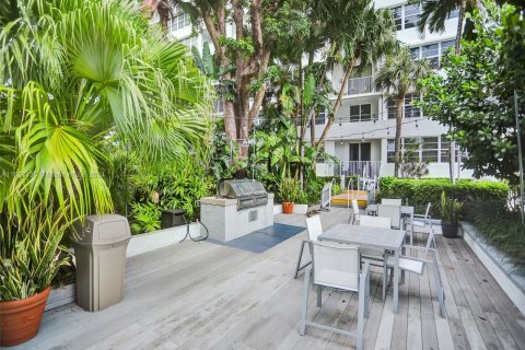 Condominio en venta en Fort Lauderdale, Florida, 1 dormitorio, 83.24 m2 № 1355295 - foto 6