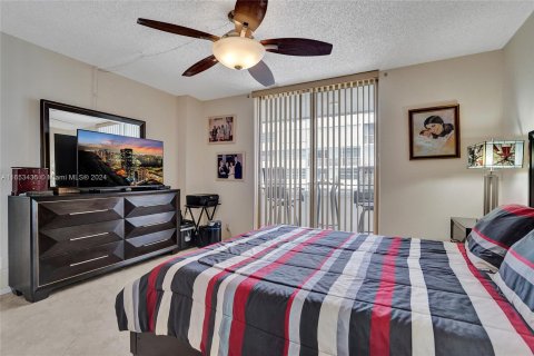 Copropriété à vendre à Fort Lauderdale, Floride: 1 chambre, 83.24 m2 № 1355295 - photo 18