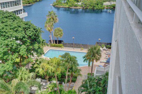 Condominio en venta en Fort Lauderdale, Florida, 1 dormitorio, 83.24 m2 № 1355295 - foto 13