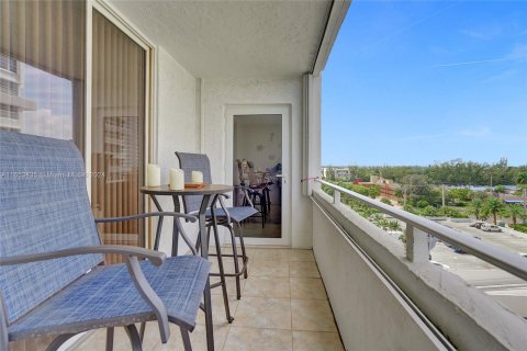 Condominio en venta en Fort Lauderdale, Florida, 1 dormitorio, 83.24 m2 № 1355295 - foto 15