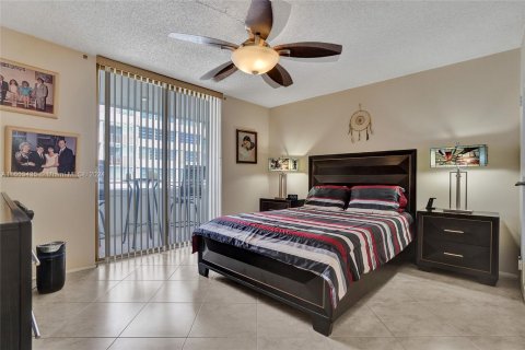 Copropriété à vendre à Fort Lauderdale, Floride: 1 chambre, 83.24 m2 № 1355295 - photo 16