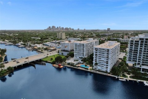 Copropriété à vendre à Fort Lauderdale, Floride: 1 chambre, 83.24 m2 № 1355295 - photo 1