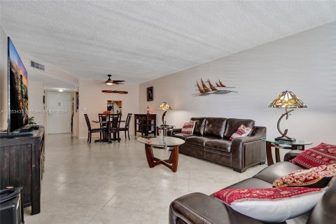 Condominio en venta en Fort Lauderdale, Florida, 1 dormitorio, 83.24 m2 № 1355295 - foto 22