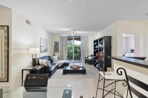 Condominio en venta en Aventura, Florida, 2 dormitorios, 109.62 m2 № 1355298 - foto 9