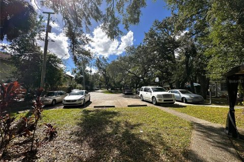 Commercial property in Tampa, Florida 5 bedrooms, 338.63 sq.m. № 1437424 - photo 11