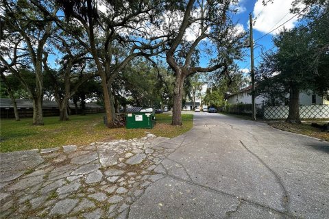 Commercial property in Tampa, Florida 5 bedrooms, 338.63 sq.m. № 1437424 - photo 7