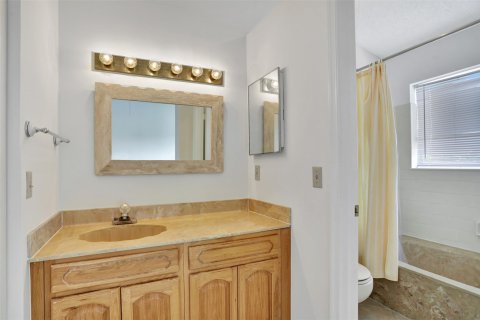 Townhouse in Deerfield Beach, Florida 2 bedrooms, 132.76 sq.m. № 1077776 - photo 11