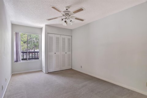 Townhouse in Deerfield Beach, Florida 2 bedrooms, 132.76 sq.m. № 1077776 - photo 10