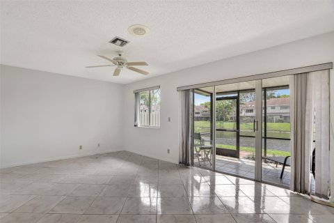 Townhouse in Deerfield Beach, Florida 2 bedrooms, 132.76 sq.m. № 1077776 - photo 23