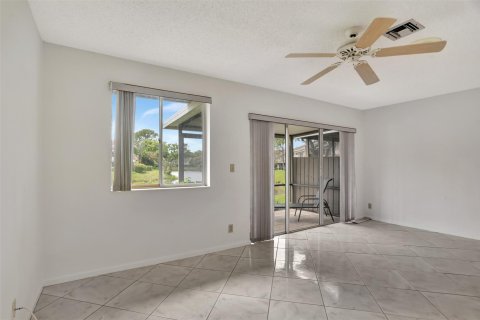 Townhouse in Deerfield Beach, Florida 2 bedrooms, 132.76 sq.m. № 1077776 - photo 24