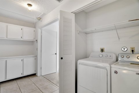 Townhouse in Deerfield Beach, Florida 2 bedrooms, 132.76 sq.m. № 1077776 - photo 12