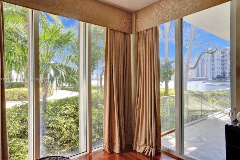 Condo in Aventura, Florida, 3 bedrooms  № 495560 - photo 23