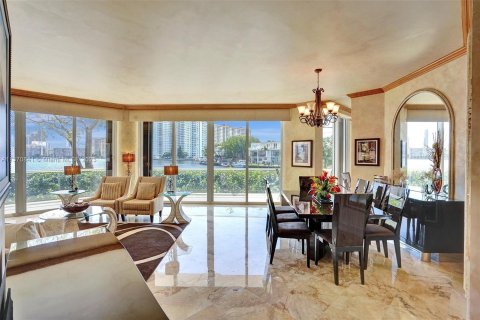 Condo in Aventura, Florida, 3 bedrooms  № 495560 - photo 8