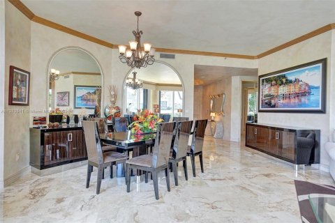 Condo in Aventura, Florida, 3 bedrooms  № 495560 - photo 10