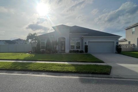 House in Saint Cloud, Florida 4 bedrooms, 272.39 sq.m. № 1383208 - photo 1