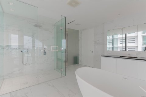 Condominio en venta en Miami, Florida, 4 dormitorios, 427.35 m2 № 1431205 - foto 2