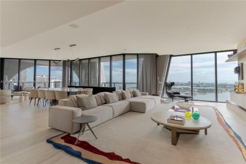 Condominio en venta en Miami, Florida, 4 dormitorios, 427.35 m2 № 1431205 - foto 10