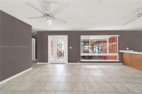 Villa ou maison à vendre à Fort Lauderdale, Floride: 4 chambres, 247.31 m2 № 886031 - photo 30