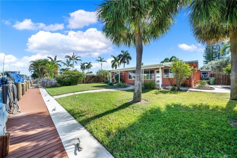 Villa ou maison à vendre à Fort Lauderdale, Floride: 4 chambres, 247.31 m2 № 886031 - photo 21