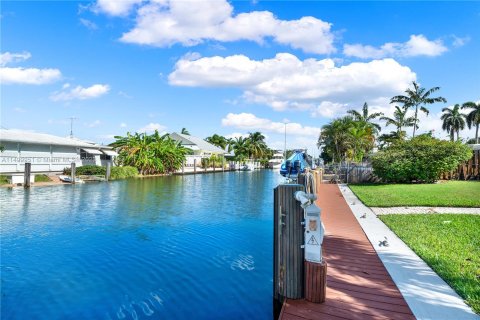 Villa ou maison à vendre à Fort Lauderdale, Floride: 4 chambres, 247.31 m2 № 886031 - photo 24