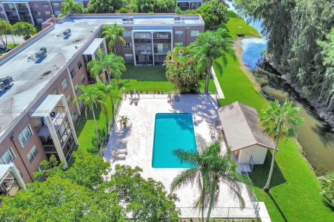 Copropriété à vendre à Davie, Floride: 2 chambres, 98.48 m2 № 1325288 - photo 8