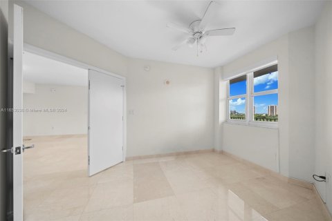 Copropriété à vendre à Aventura, Floride: 3 chambres, 139.35 m2 № 1347936 - photo 13