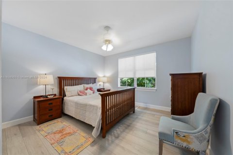 Adosado en venta en Fort Lauderdale, Florida, 4 dormitorios, 240.25 m2 № 1272362 - foto 19