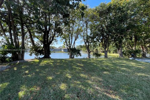 Condo in Port St. Lucie, Florida, 1 bedroom  № 1187145 - photo 25