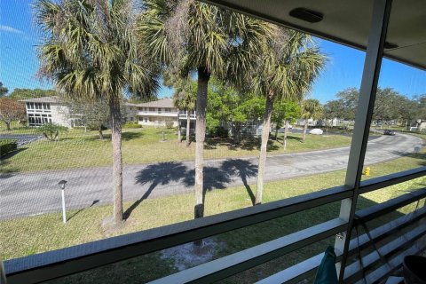 Condo in Port St. Lucie, Florida, 1 bedroom  № 1187145 - photo 1